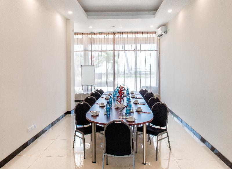 נוקואלופה Tanoa International Dateline Hotel מראה חיצוני תמונה