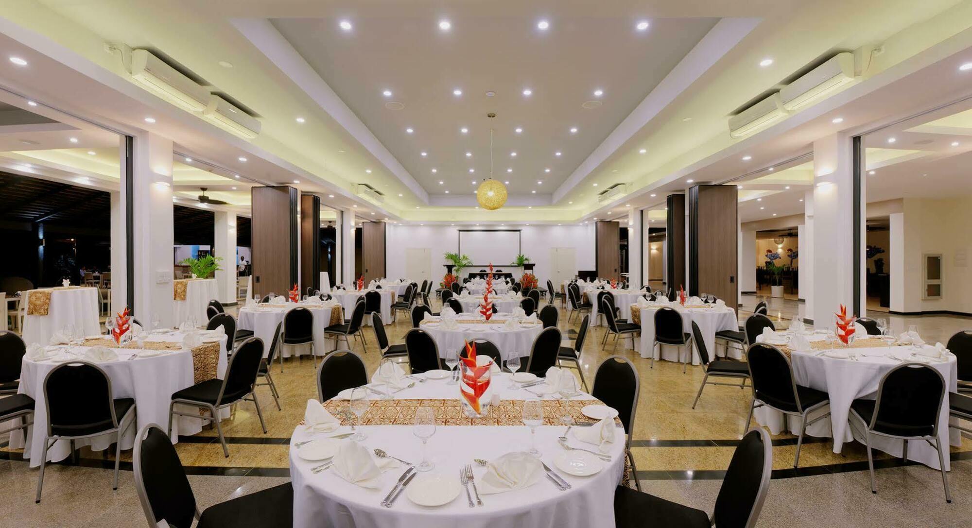 נוקואלופה Tanoa International Dateline Hotel מראה חיצוני תמונה